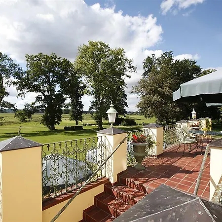 Schloss Teschow 4* Teterow